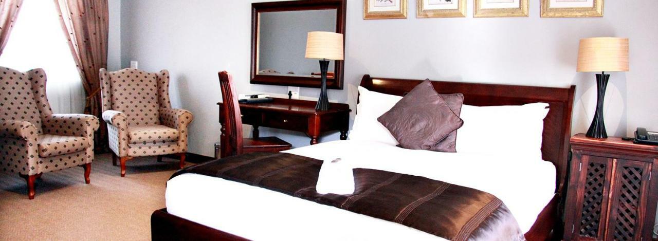 Hotel Ilanga Estate Bloemfontein Esterno foto