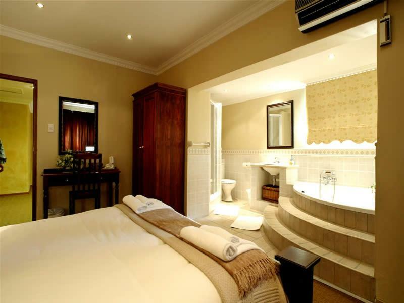 Hotel Ilanga Estate Bloemfontein Esterno foto